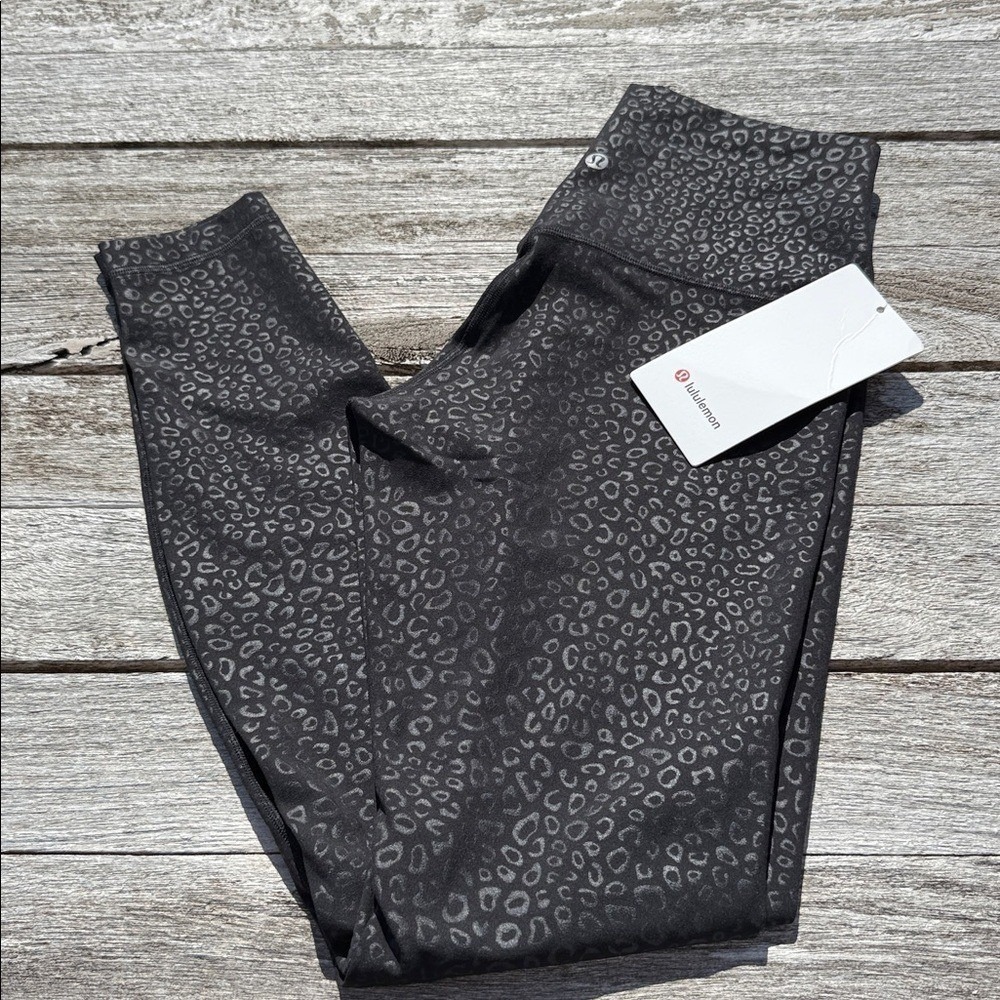 Lululemon Align High-Rise Pant 28" size 8 leggings Leopardo Shift Emboss Black - Picture 1 of 7